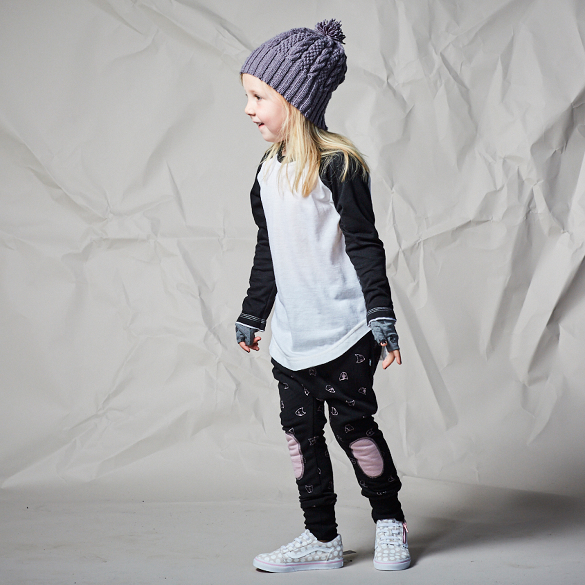 Levi Raglan Merino Tee  - White/Black - Image 2