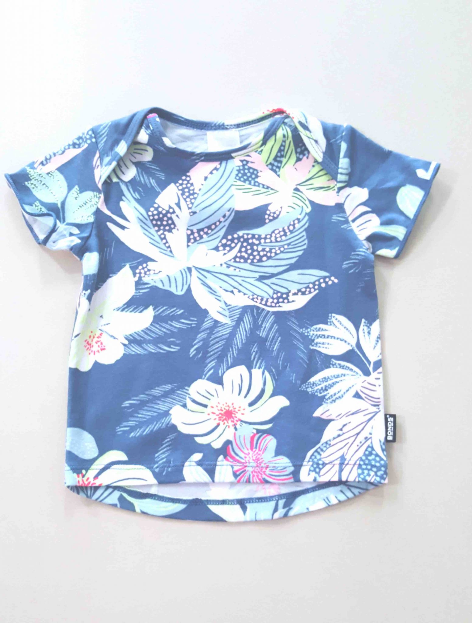 Tee - Waikiki Vibes