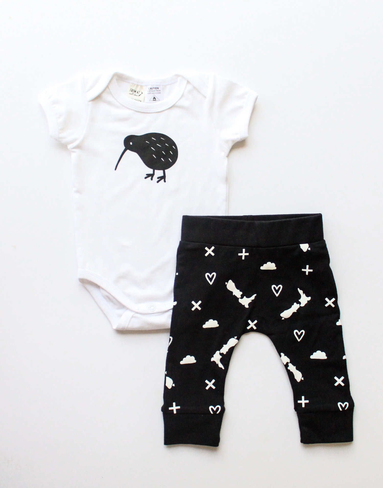 Kiwi Bodysuit/Pants Set - Black & White - From NZ with love